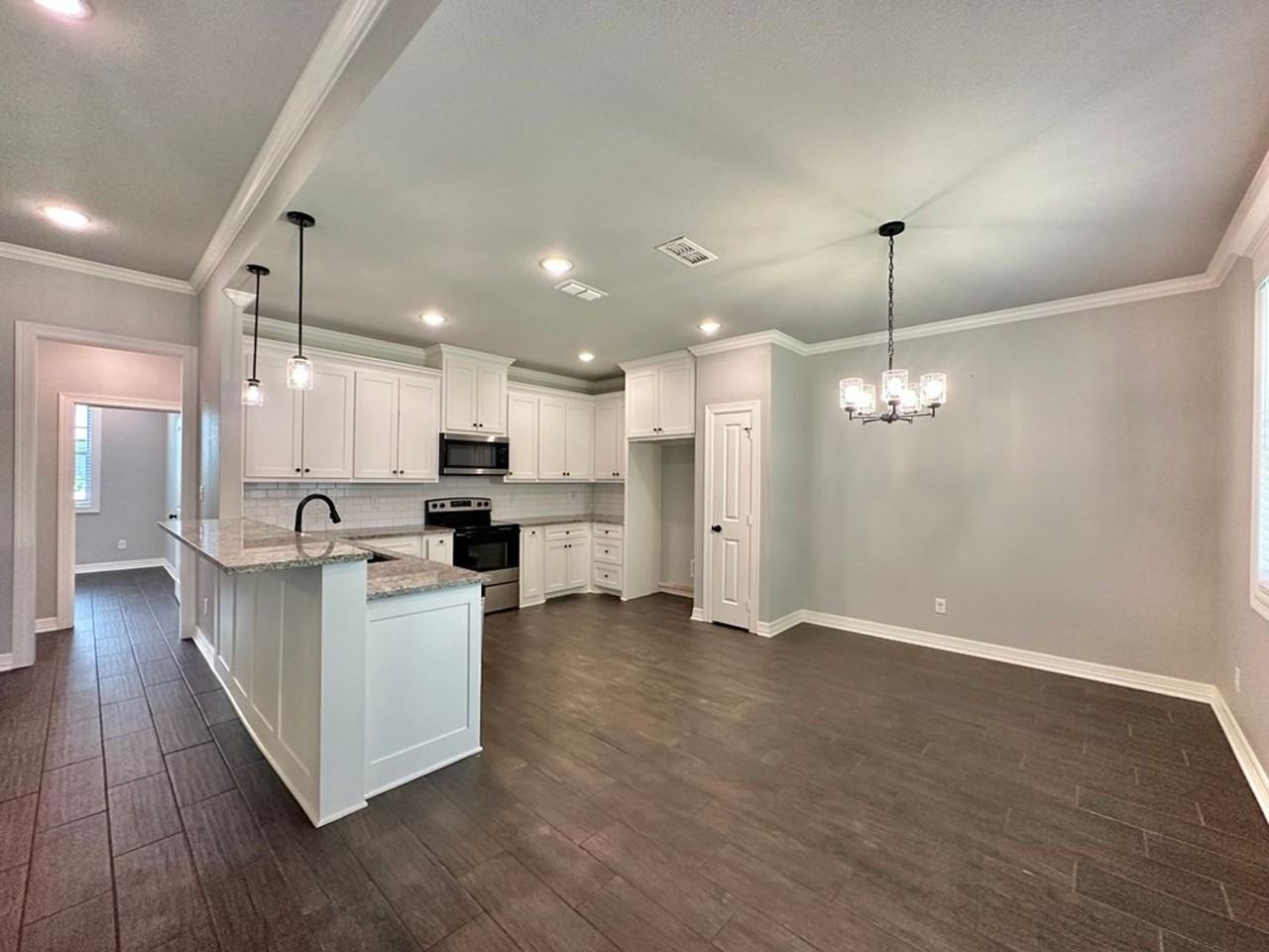 109 Rose Row Ln - Photo 7 of 27
