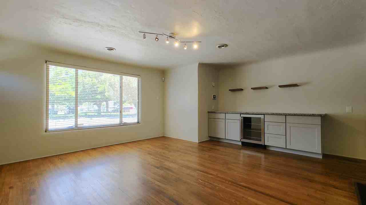 808 Vassar Dr Ne - Photo 3 of 25