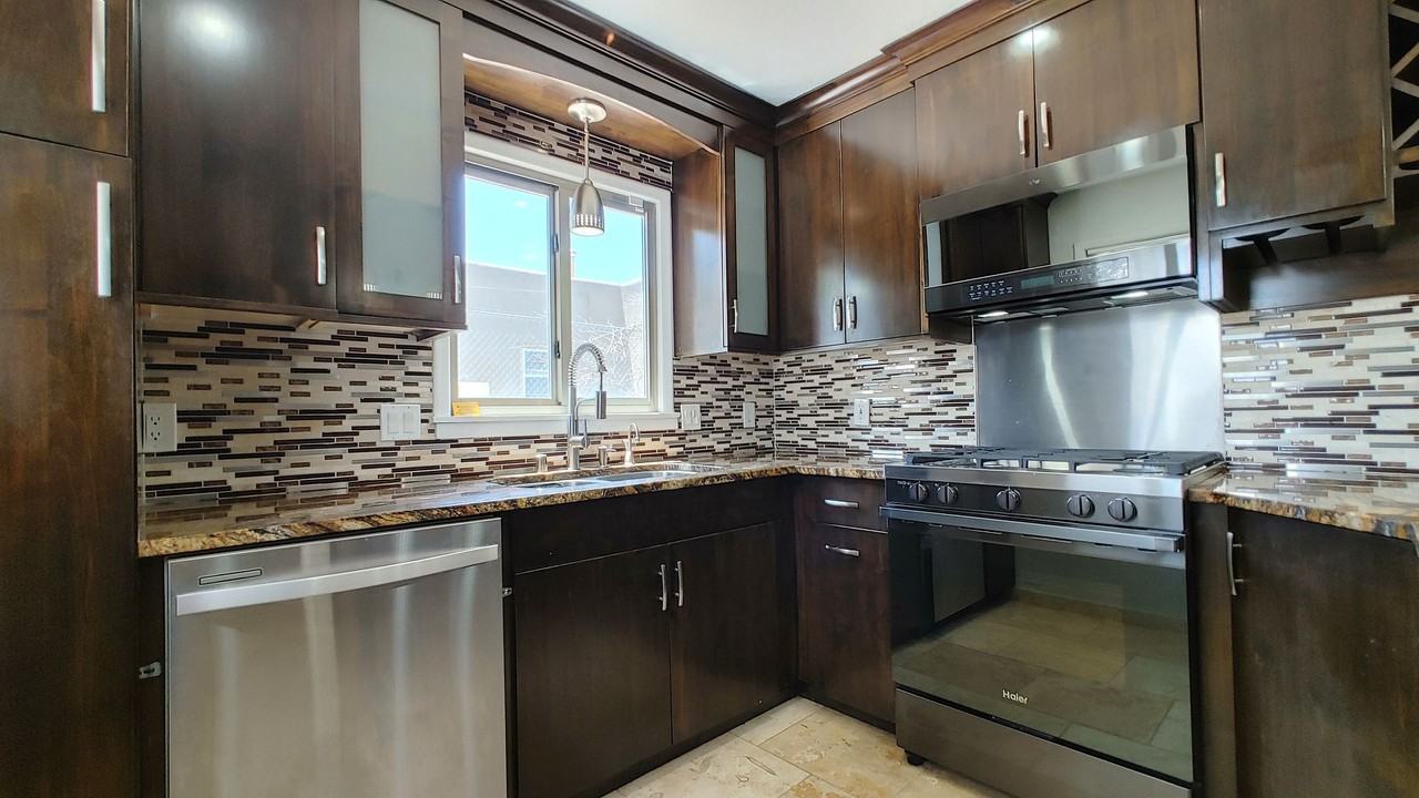 808 Vassar Dr Ne - Photo 4 of 25