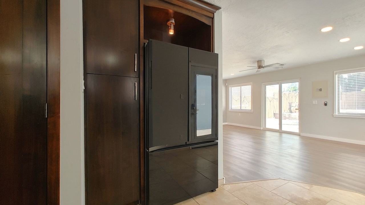 808 Vassar Dr Ne - Photo 5 of 25