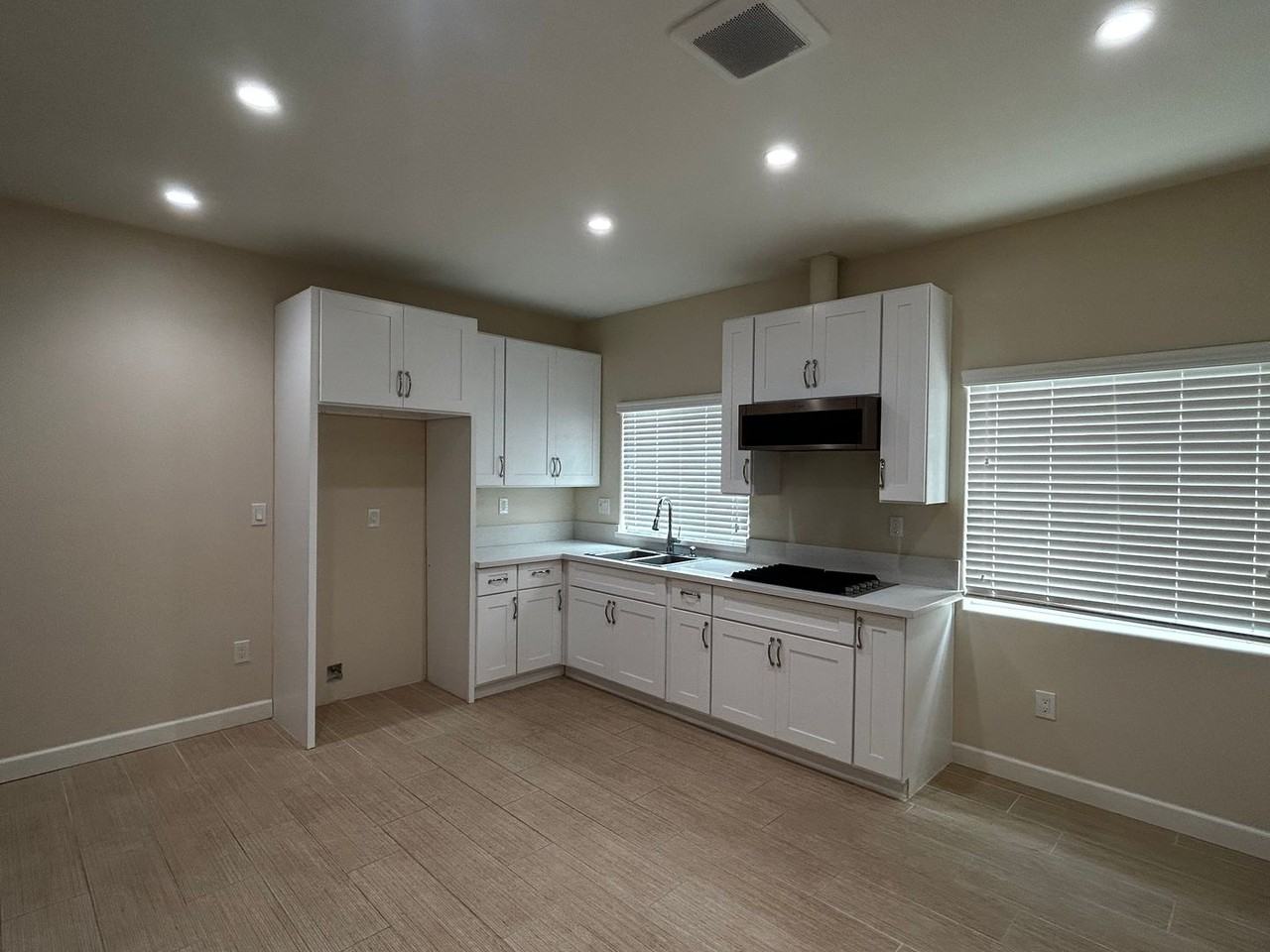 306 N Pine St #1-2 - Photo 4 of 18