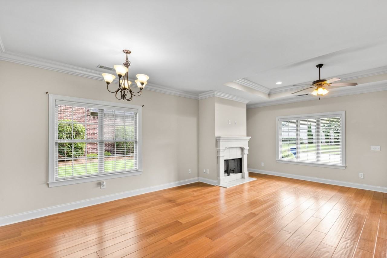 948 Starr Ct - Photo 3 of 36