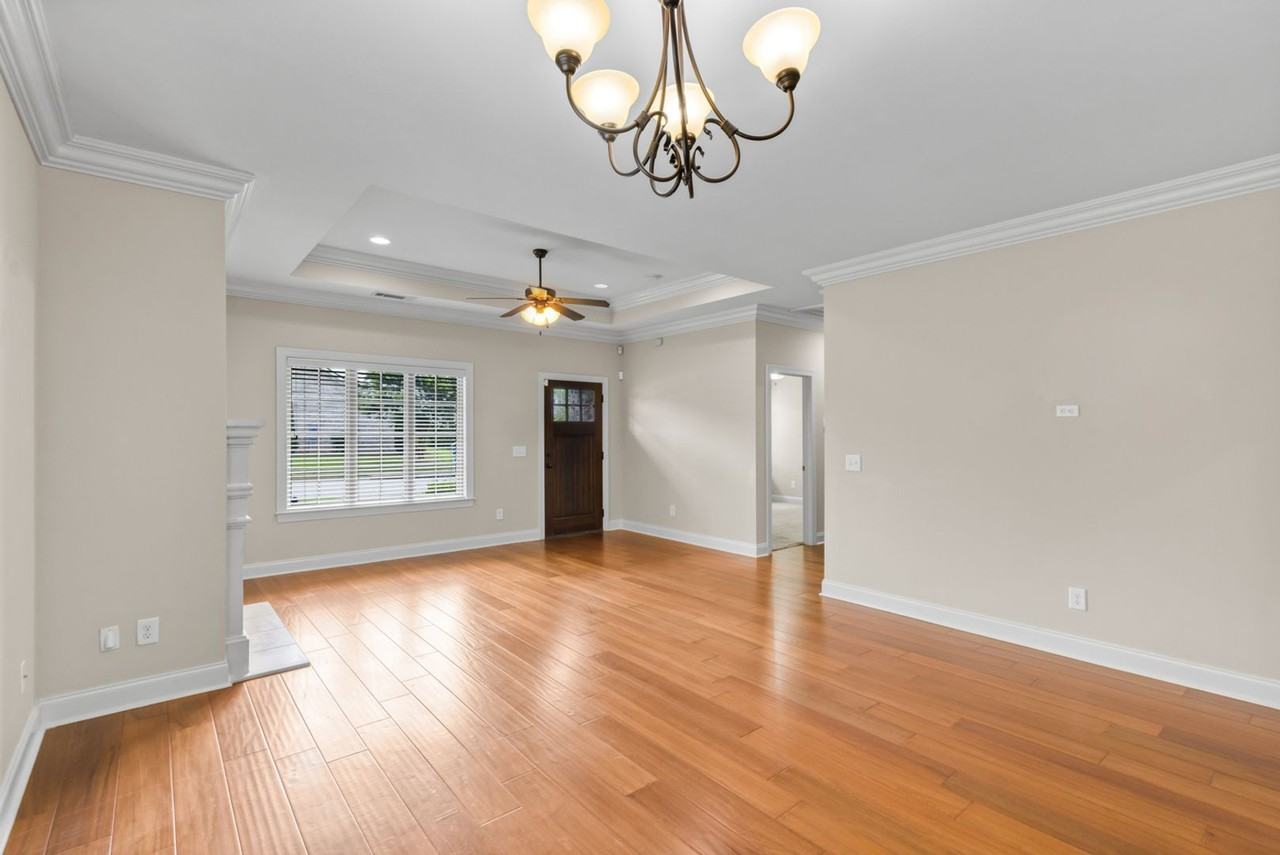 948 Starr Ct - Photo 5 of 36