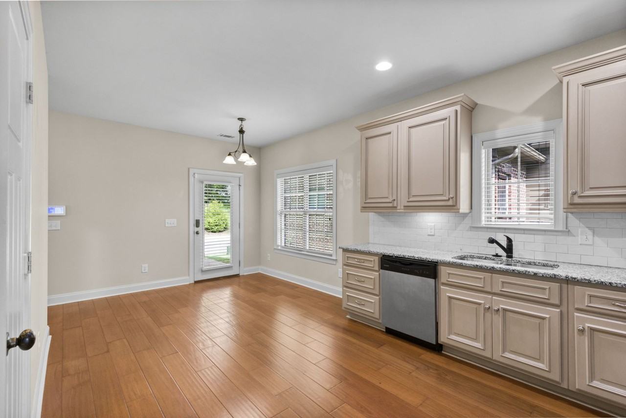 948 Starr Ct - Photo 6 of 36