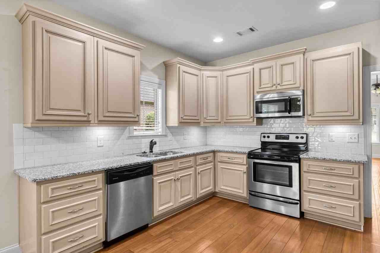 948 Starr Ct - Photo 7 of 36