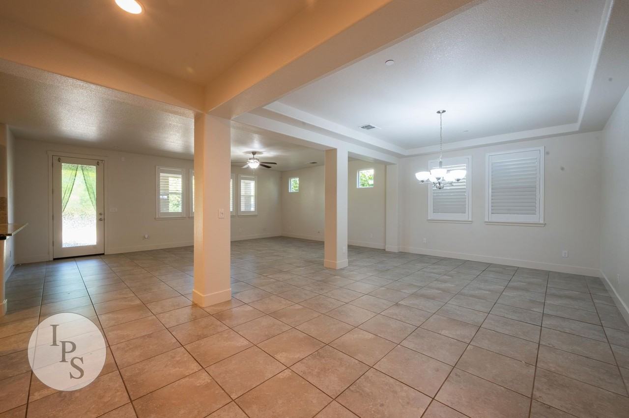 3245 Lexington Ave - Photo 3 of 30