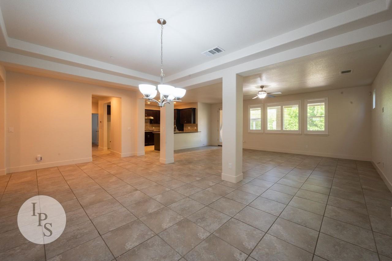 3245 Lexington Ave - Photo 4 of 30