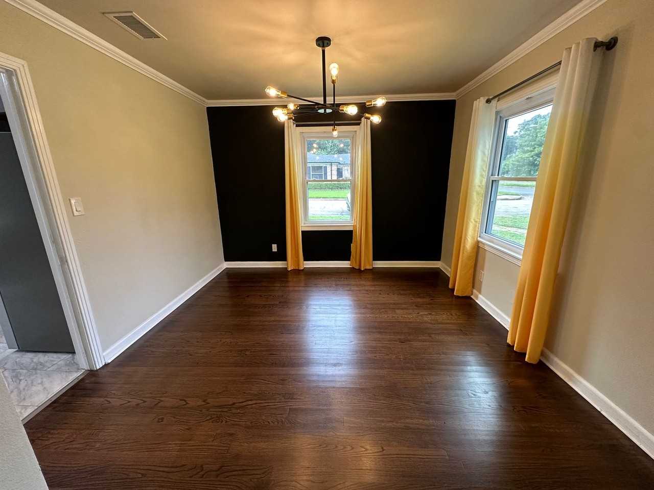 2521 Sunnybrook Dr - Photo 4 of 31