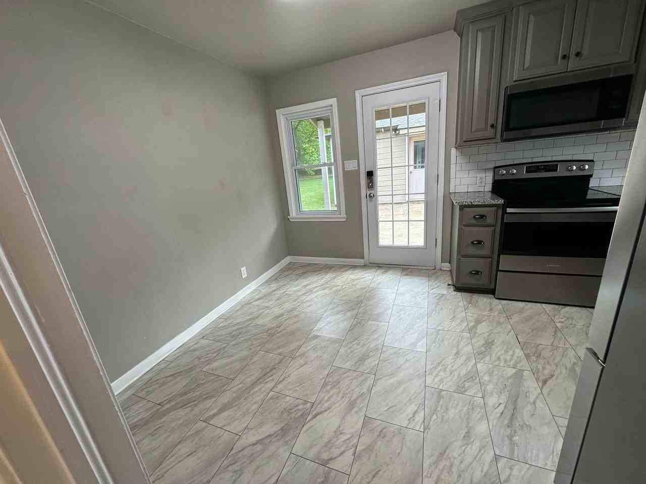 2521 Sunnybrook Dr - Photo 6 of 31
