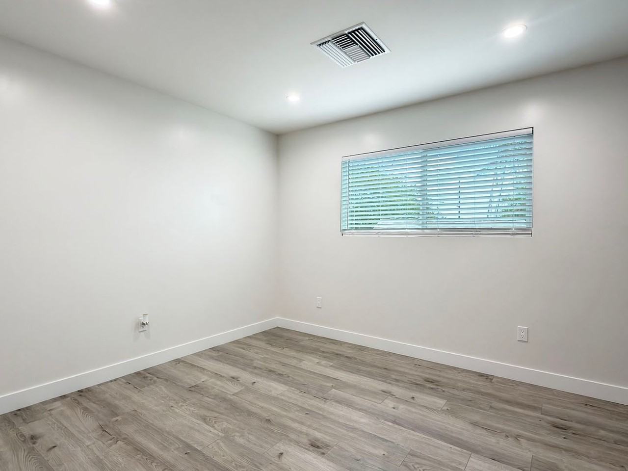 5827 Eastbrook Ave #1 - Photo 7 of 15
