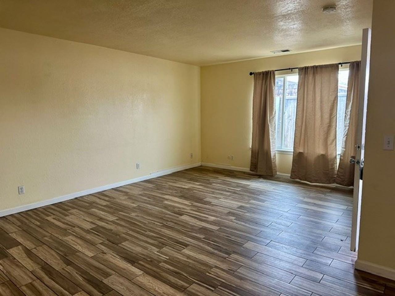 359 359 & 361 N. 3rd St. - Photo 3 of 10