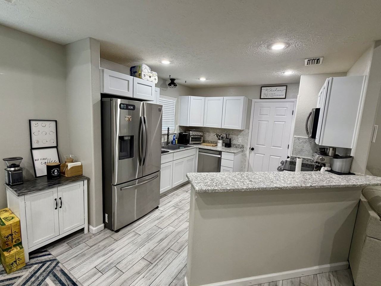 5424 Nicole Blvd - Photo 5 of 16