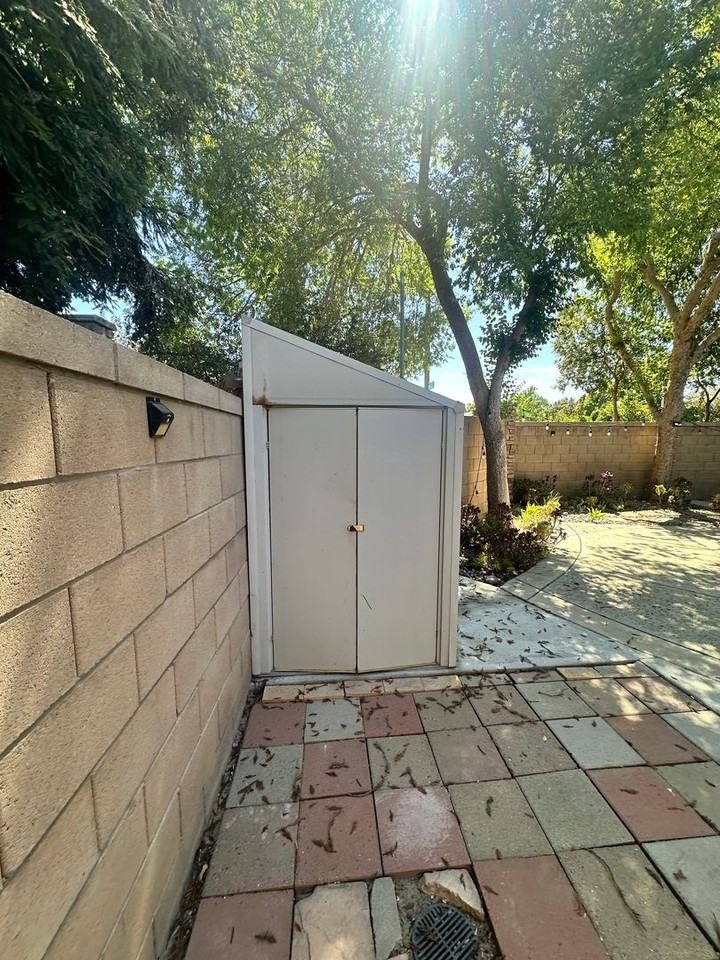 1832 N Vickie St - Photo 5 of 26