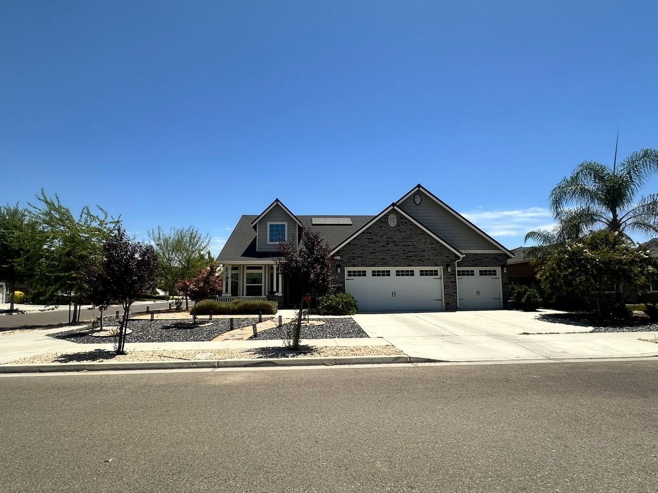 2548 N Kayenta St - Photo 2 of 2