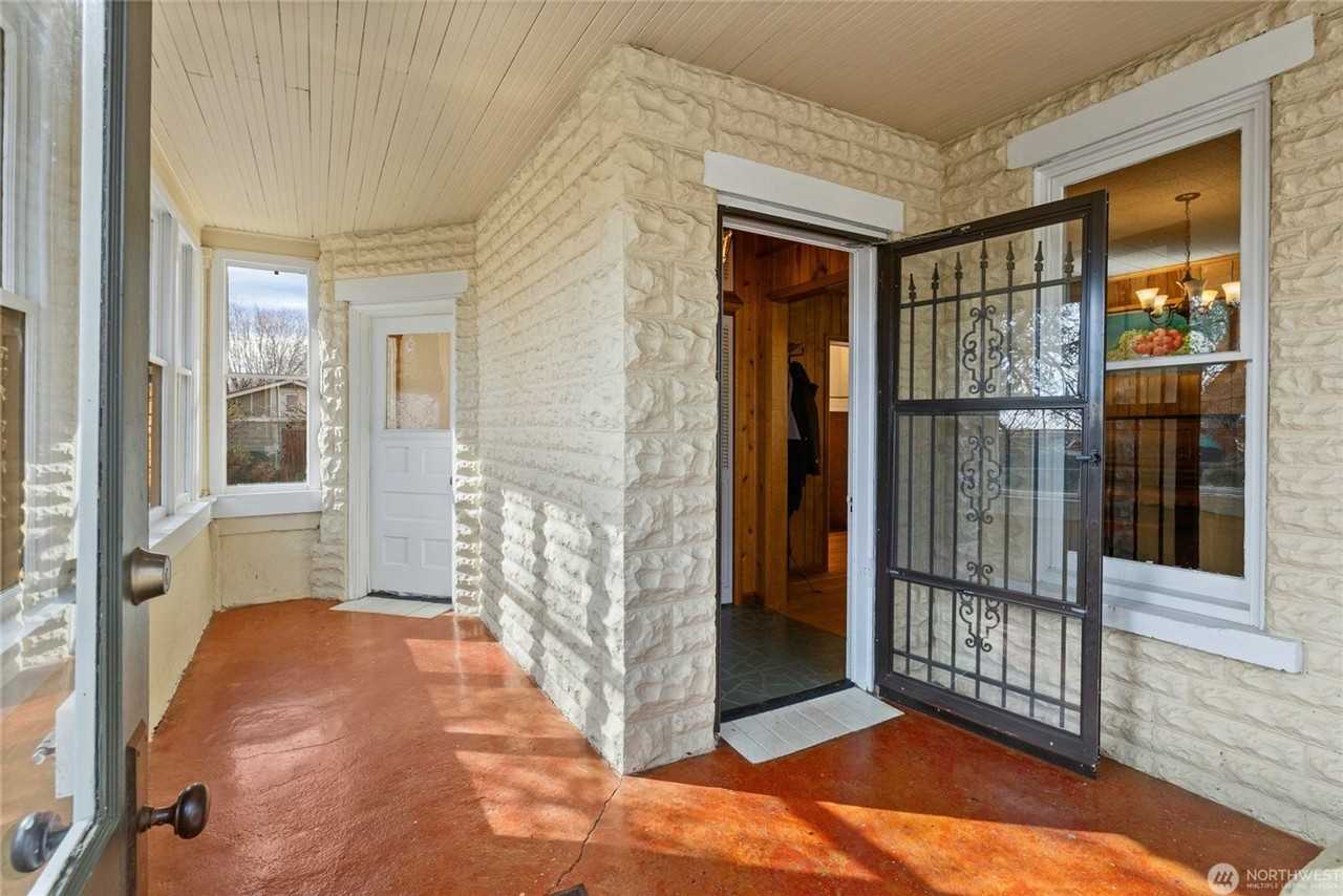 312 E Manitoba Ave - Photo 4 of 25
