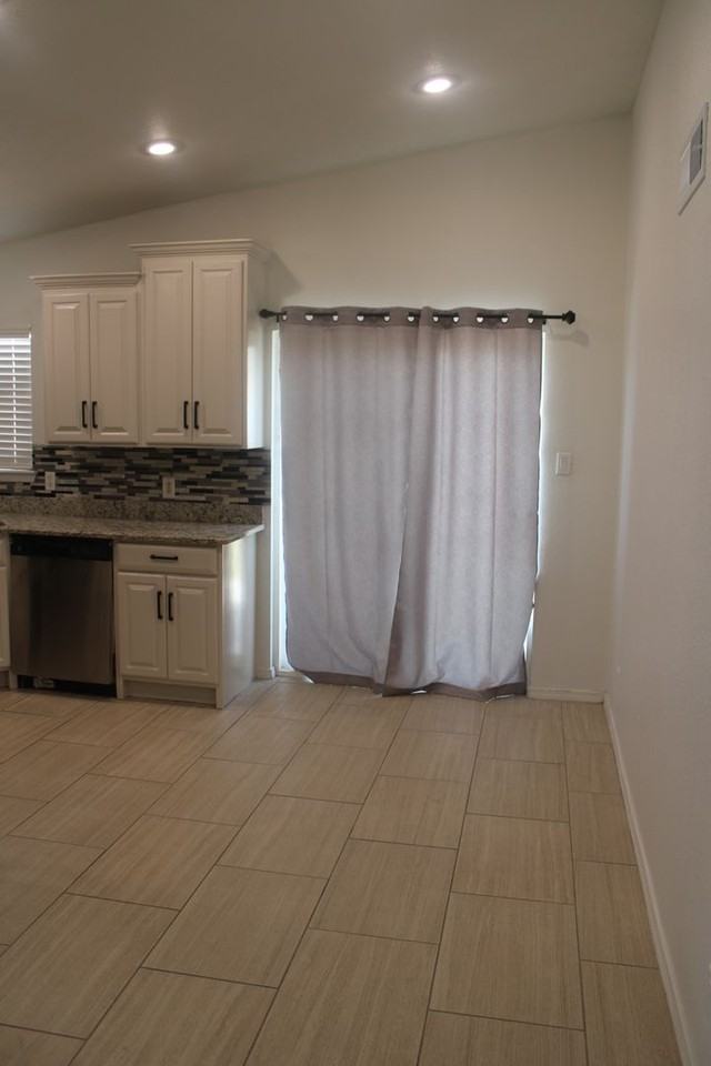 1651 Saint Stephen Pl - Photo 6 of 24