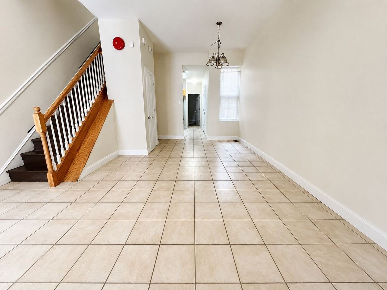 1828 N Willington St - Photo 2 of 19
