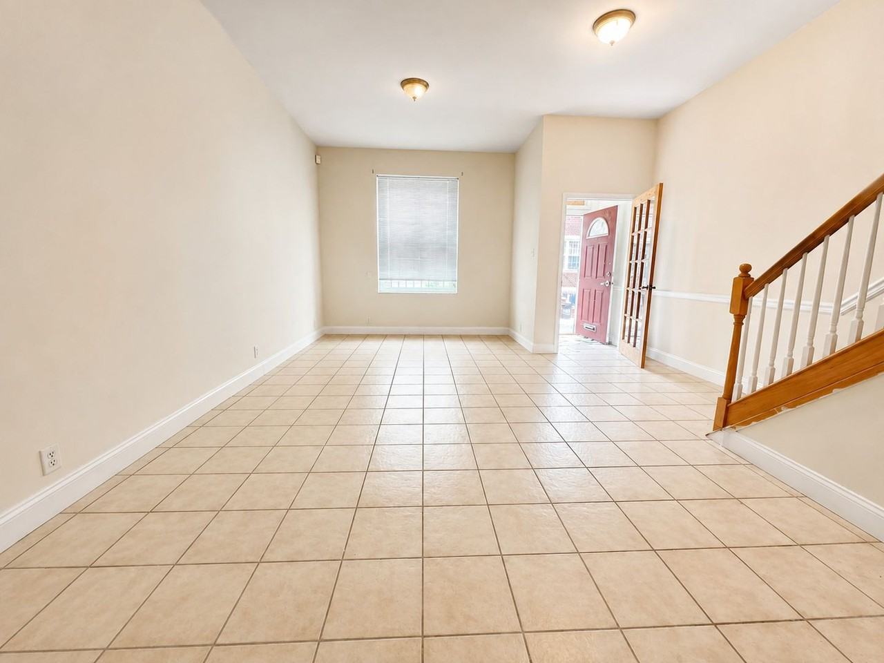 1828 N Willington St - Photo 4 of 19