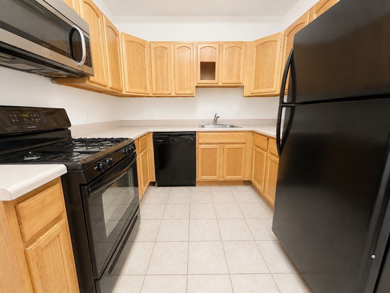 1828 N Willington St - Photo 6 of 19