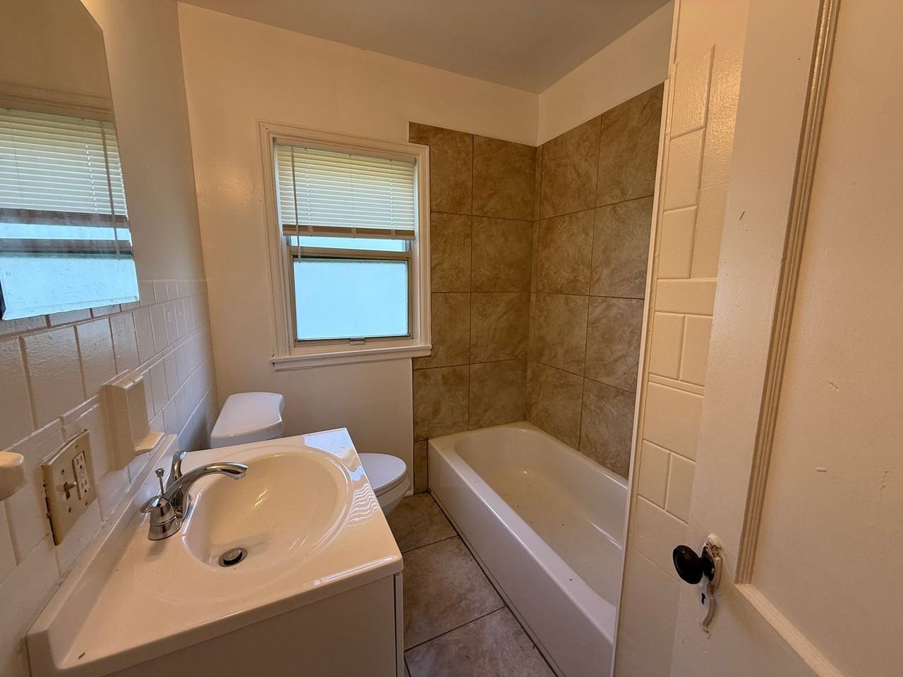 3091 E 13th Ave - Photo 3 of 5