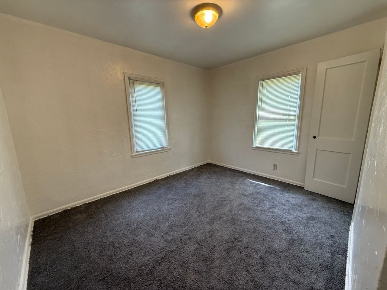 3091 E 13th Ave - Photo 4 of 5