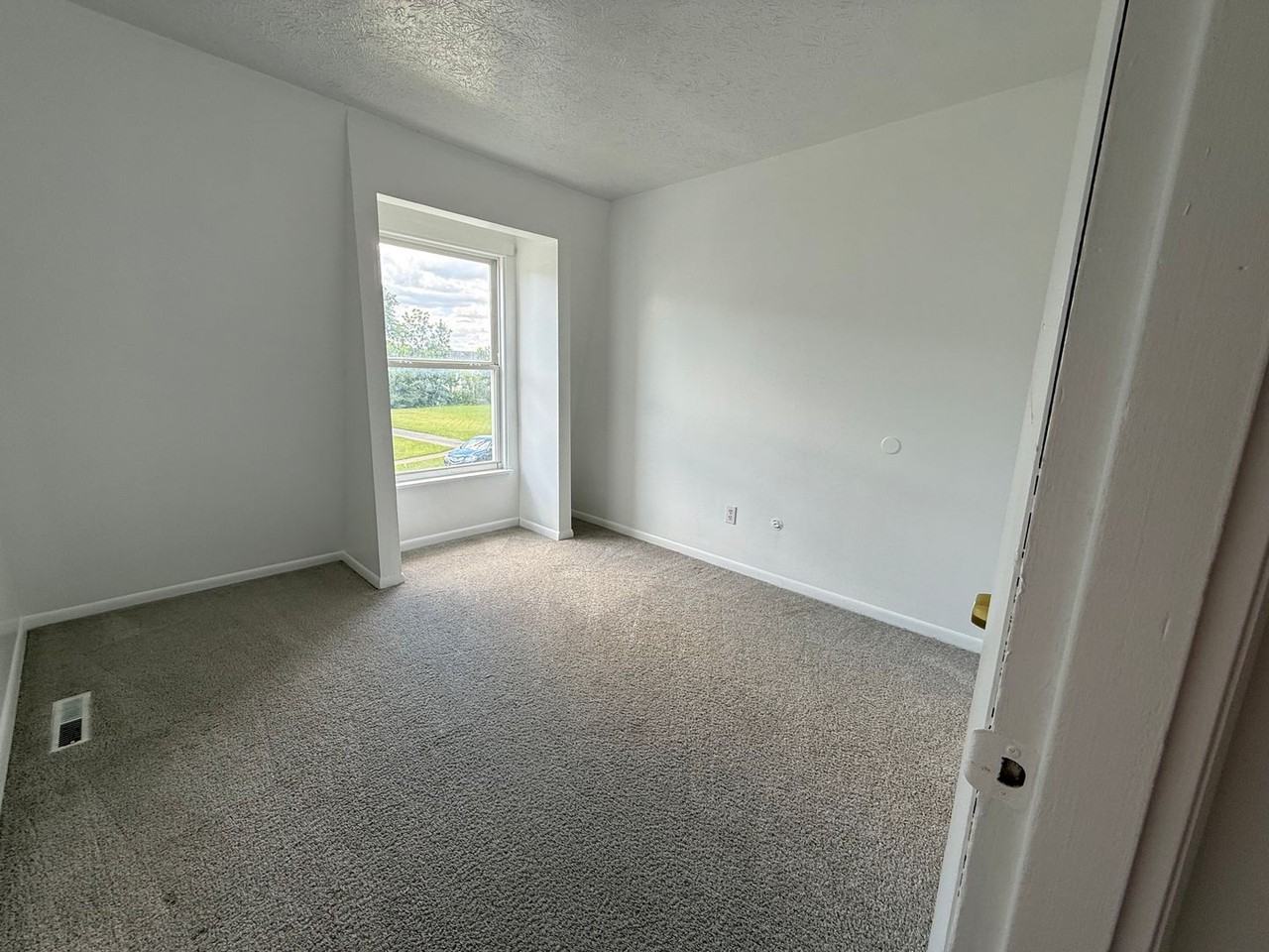490 Melissa Ct - Photo 7 of 7
