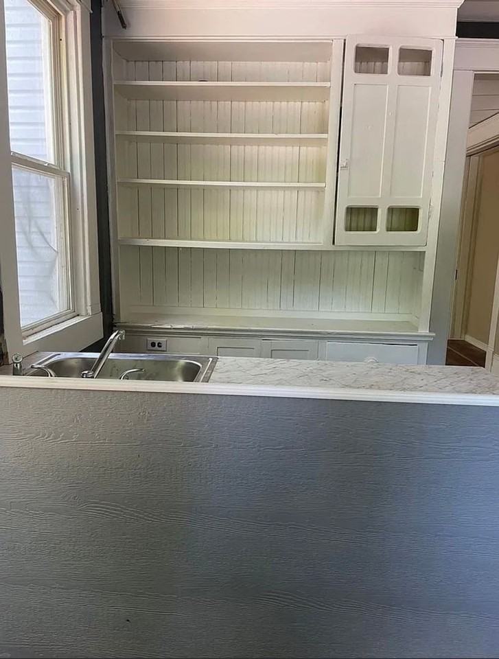 137 E Wallace Ave #2 - Photo 4 of 11
