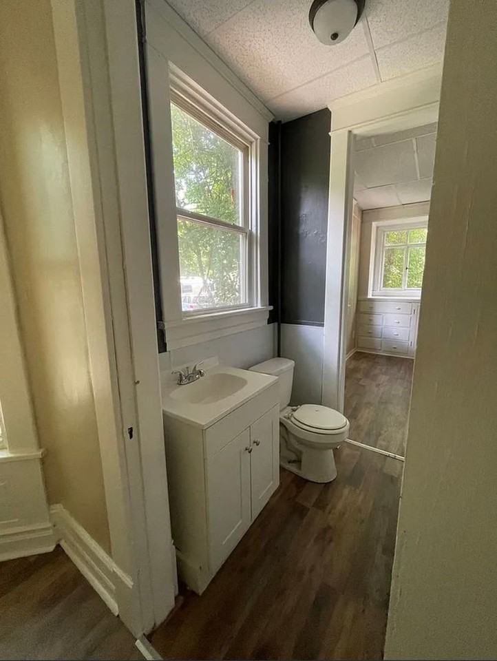 137 E Wallace Ave #2 - Photo 7 of 11