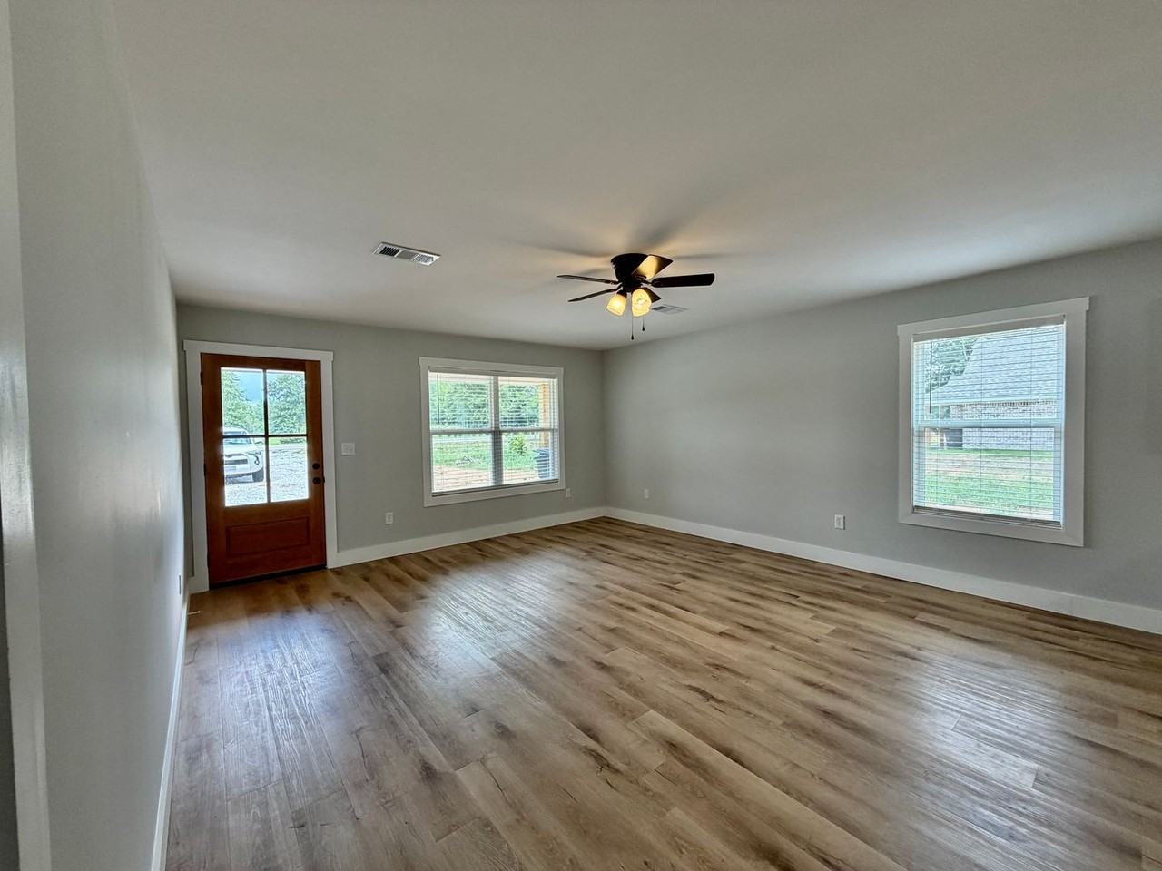 9242 Pontotoc Pkwy E - Photo 4 of 10