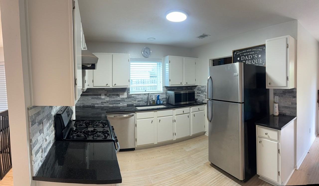 2722 Springstone Dr - Photo 3 of 26