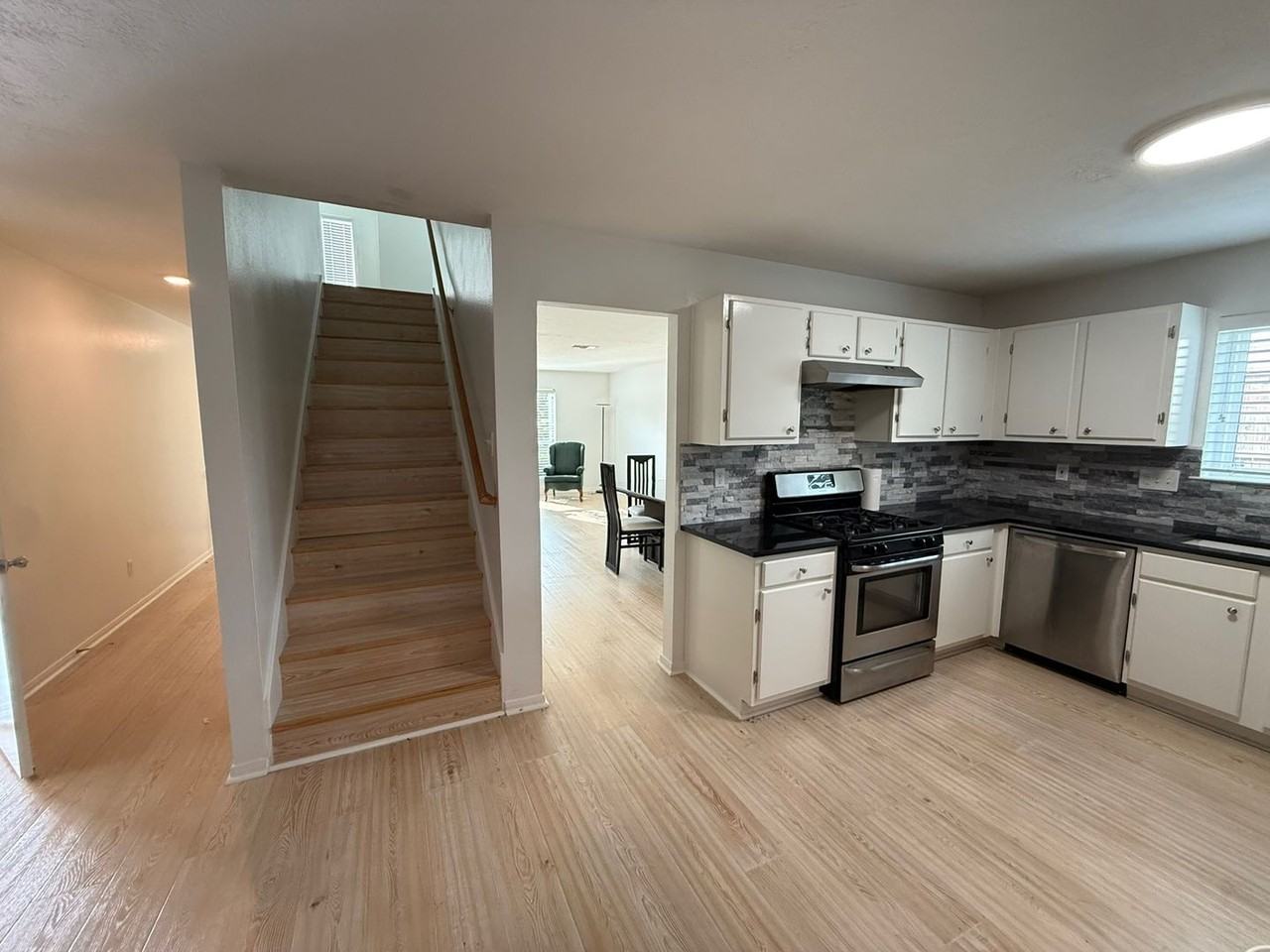 2722 Springstone Dr - Photo 4 of 26