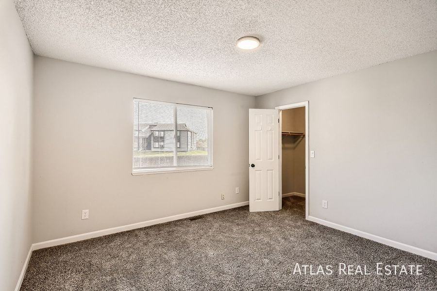 6948 Fountain Ridge Cir - Photo 5 of 16
