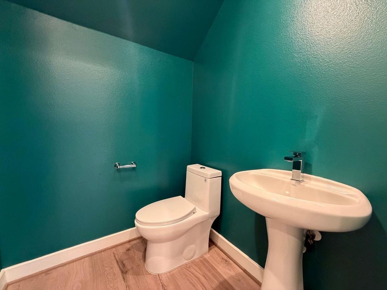 5915 Haring Ln - Photo 3 of 15