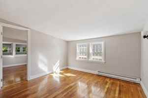 featured image of 176 Washington St