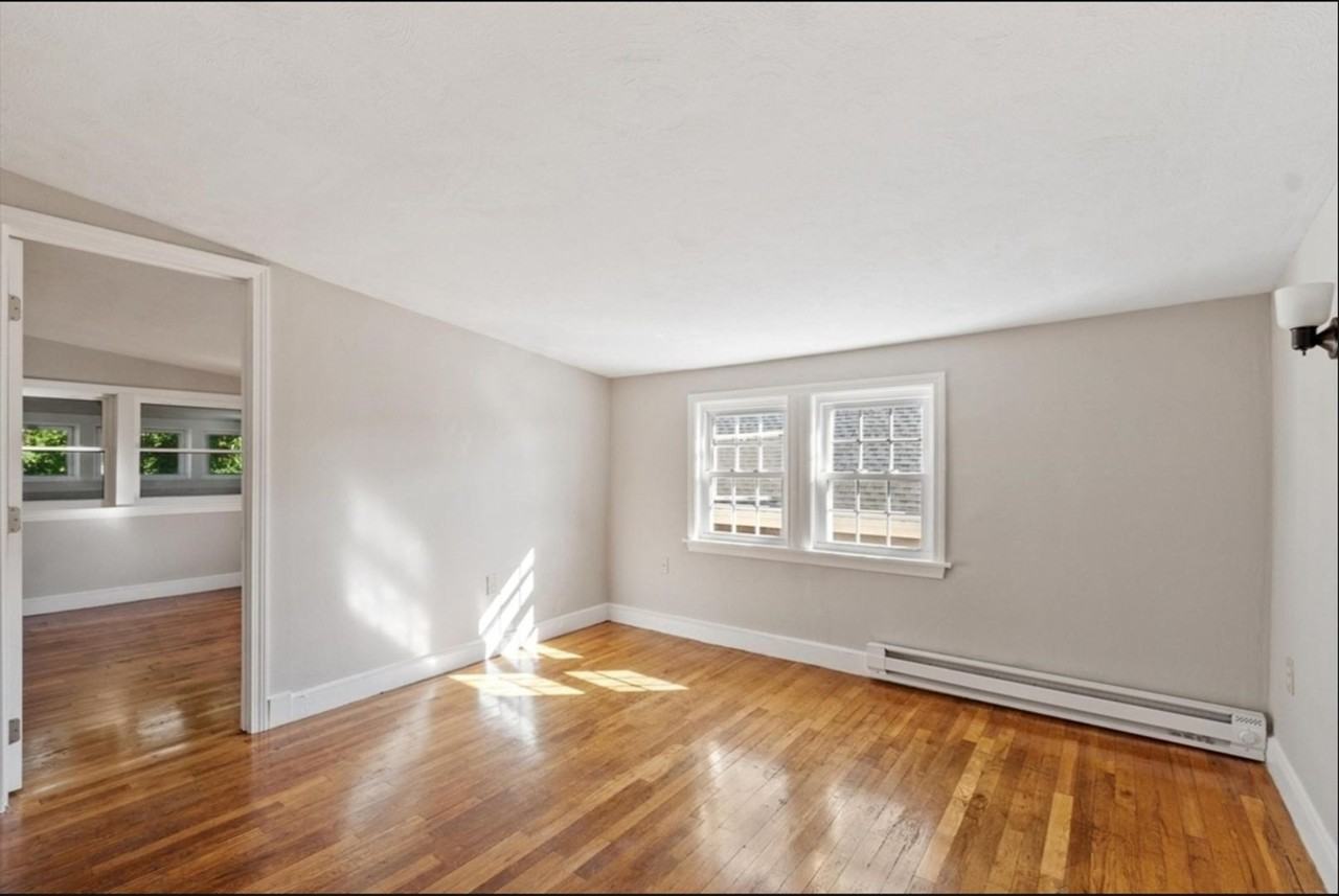 176 Washington St - Photo 5 of 18