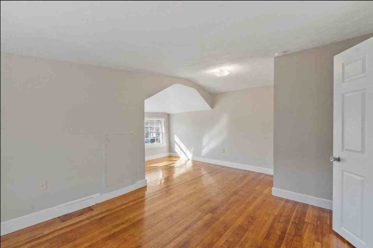 176 Washington St - Photo 7 of 18