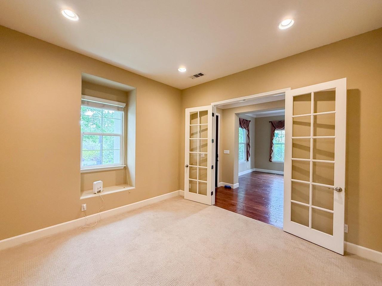342 Stanforth Ct - Photo 4 of 47