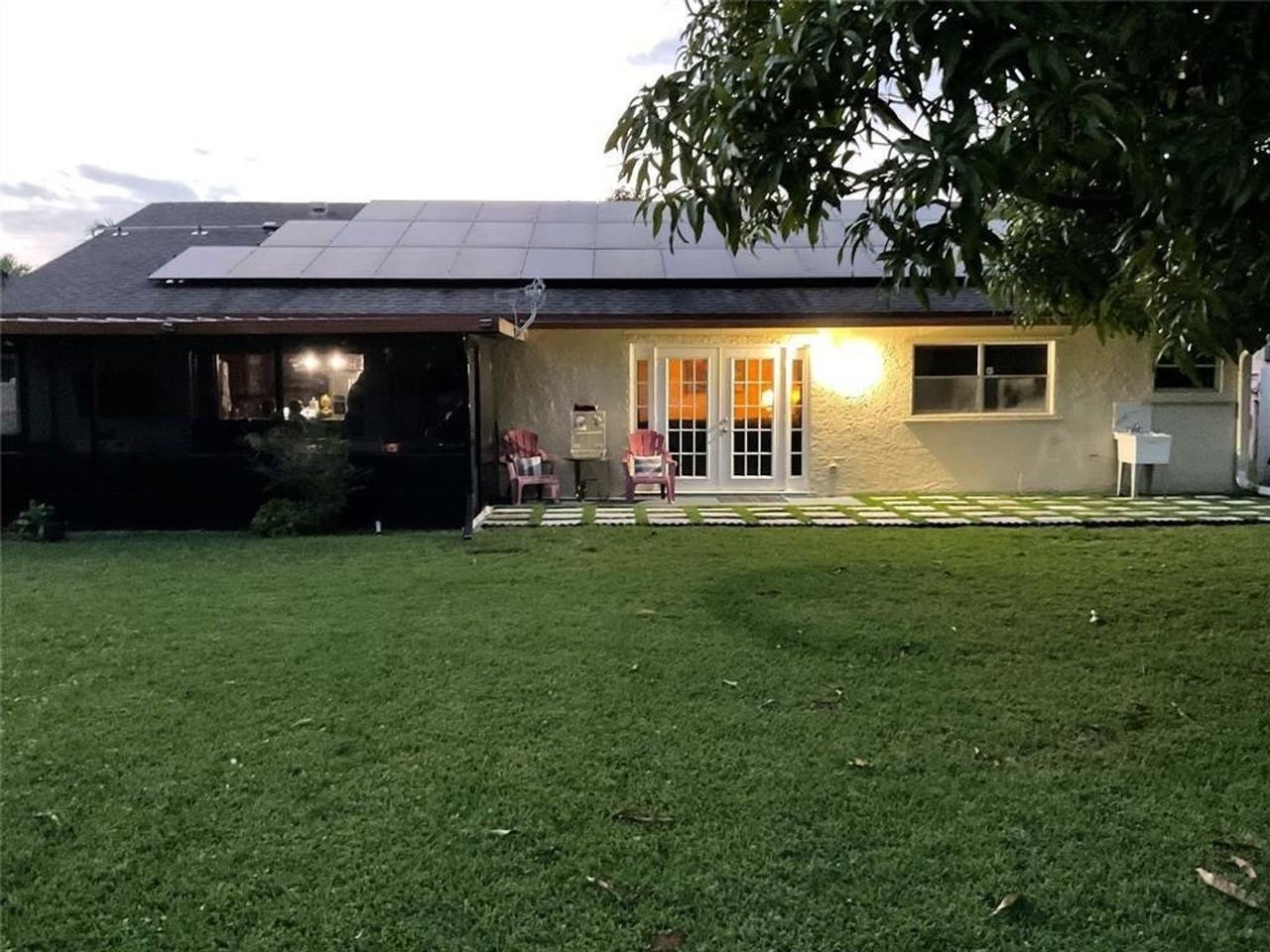 4770 Nw 85th Ave - Photo 3 of 40