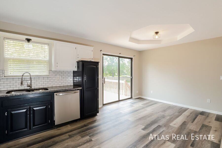 1817 Se 7th St - Photo 5 of 21