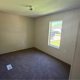 19 Billy Dr - Photo 5 of 10