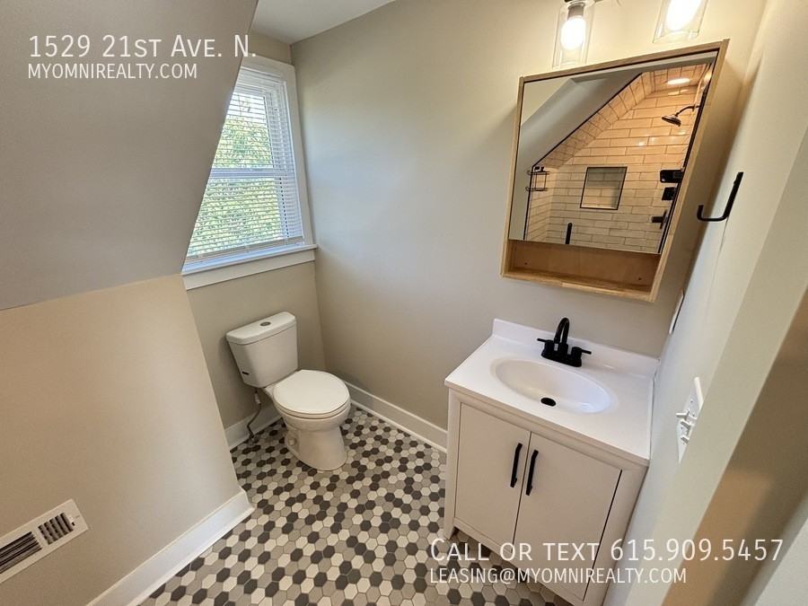 1529 21st Ave N - Photo 3 of 26