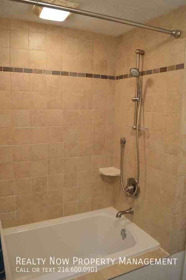 23805 E Groveland Rd - Photo 3 of 31