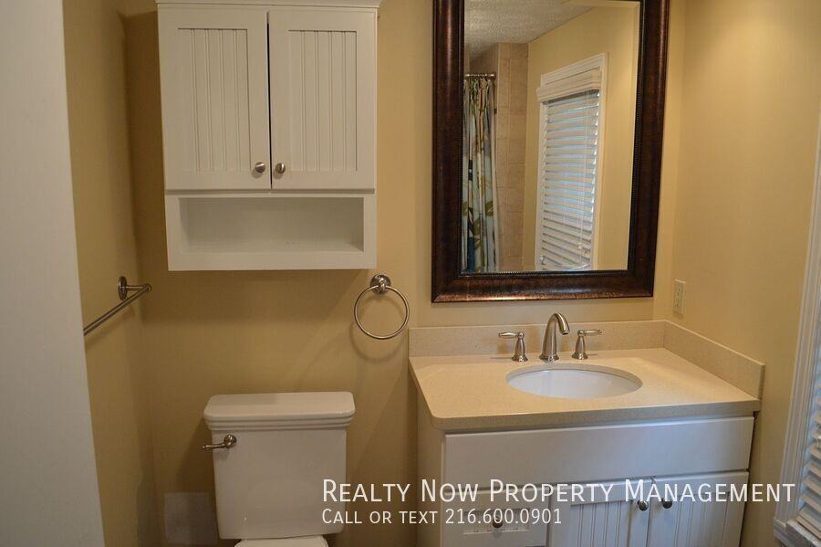 23805 E Groveland Rd - Photo 4 of 31