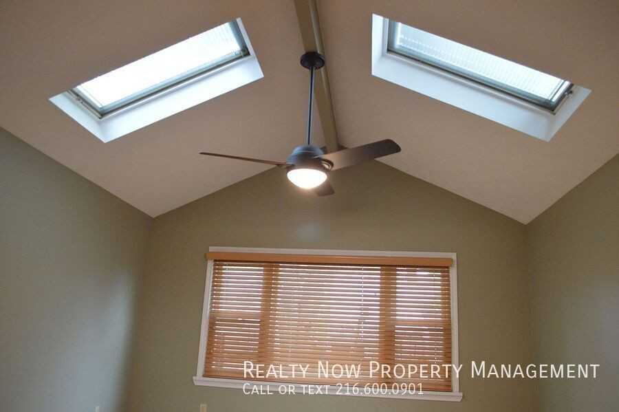 23805 E Groveland Rd - Photo 5 of 31
