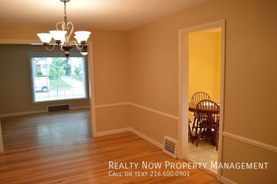 23805 E Groveland Rd - Photo 6 of 31