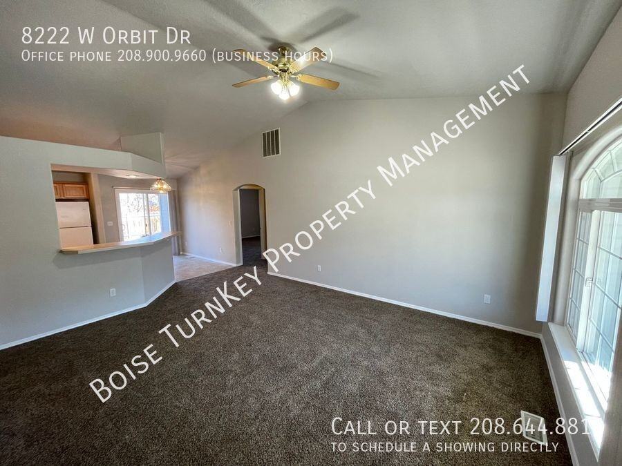 8222 W Orbit Dr - Photo 3 of 34