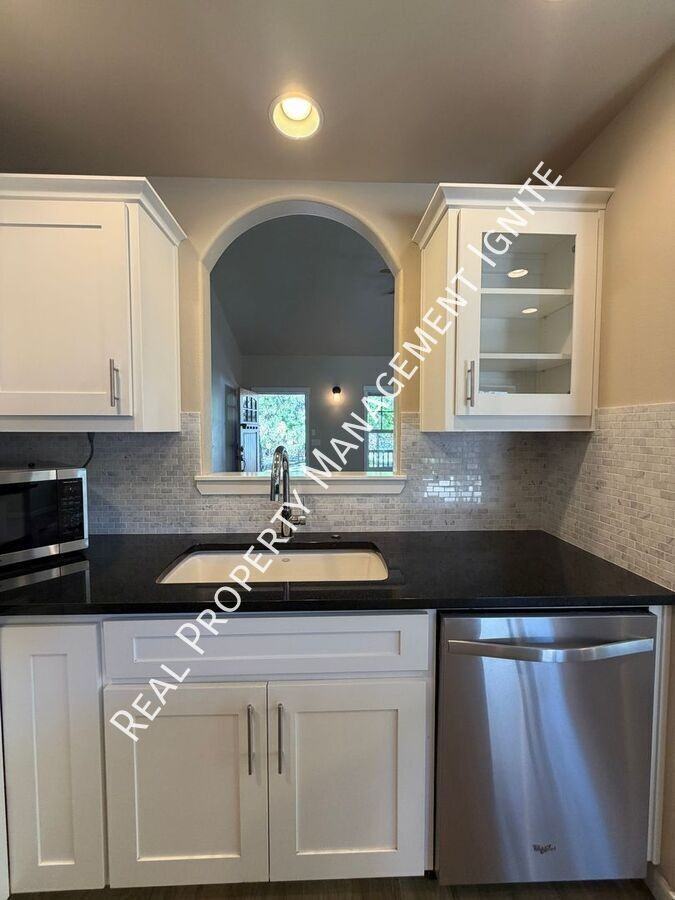 2447 Nw Shields Dr - Photo 4 of 18