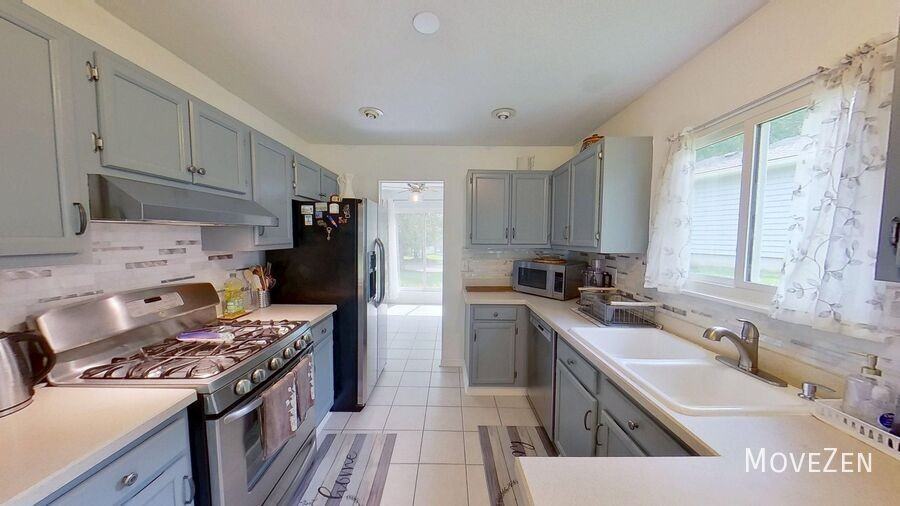 9338 Aylesbury Ln - Photo 2 of 46