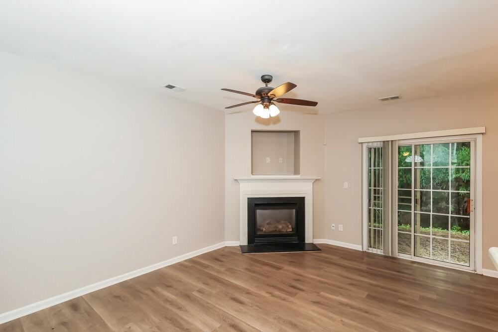 713 Celeste Ln Sw - Photo 4 of 17