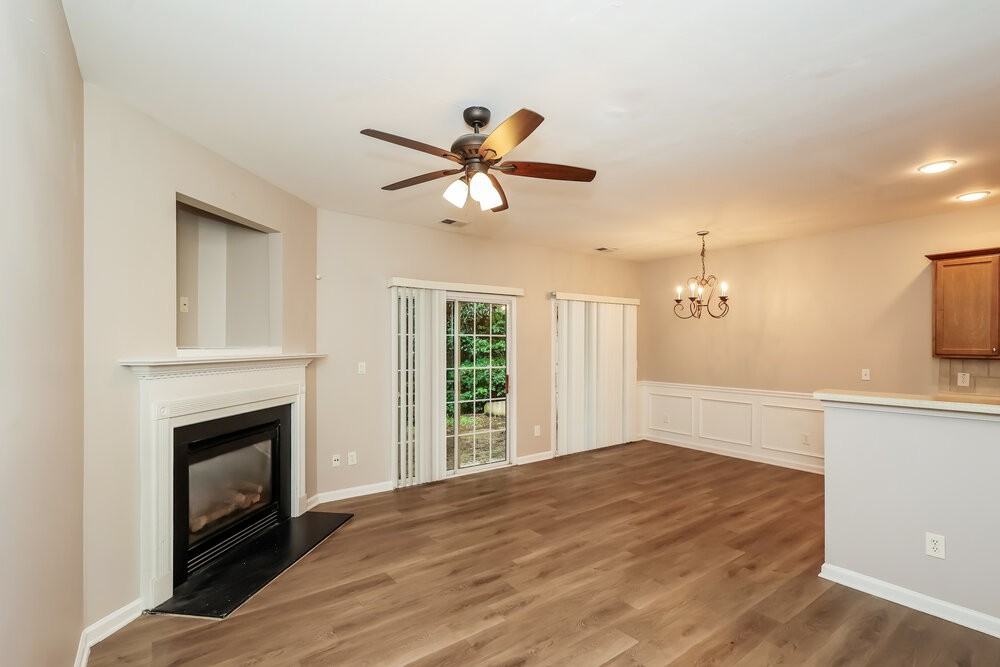 713 Celeste Ln Sw - Photo 5 of 17